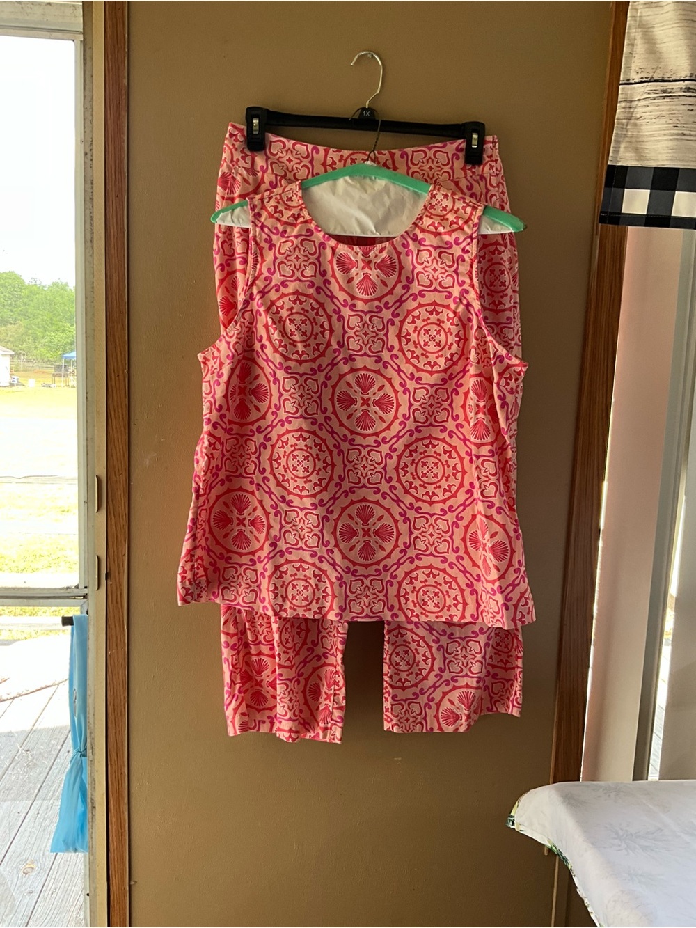 Crown & Ivy outfit